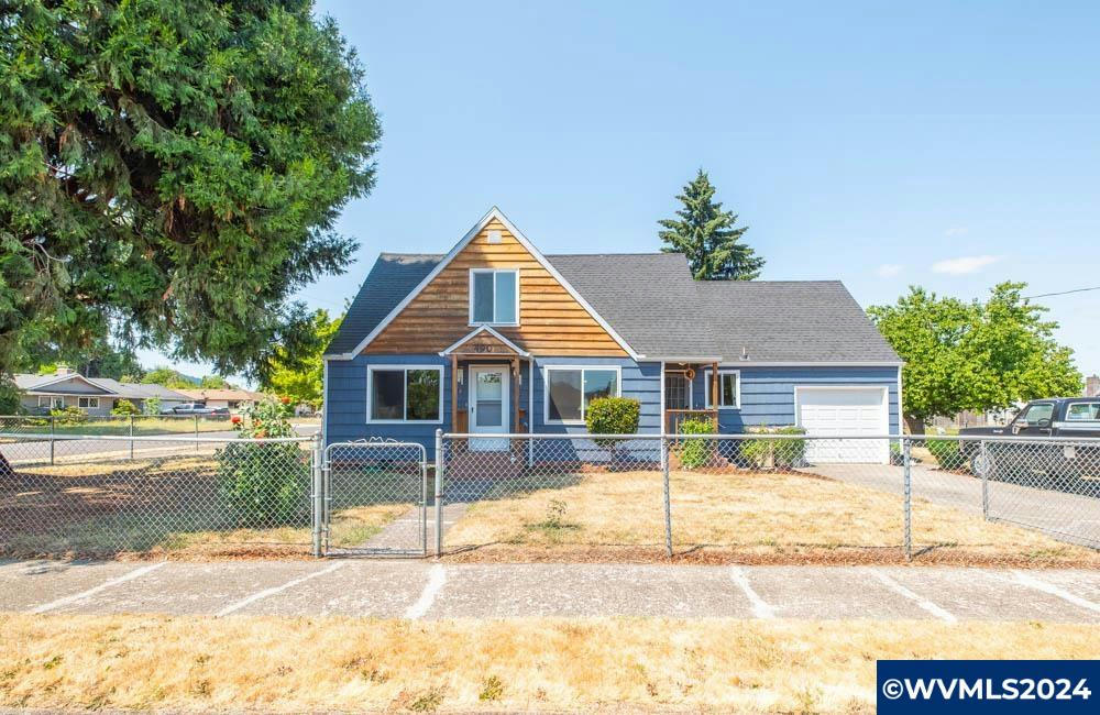 490 S 7TH ST, LEBANON, OR 97355, photo 1 of 35