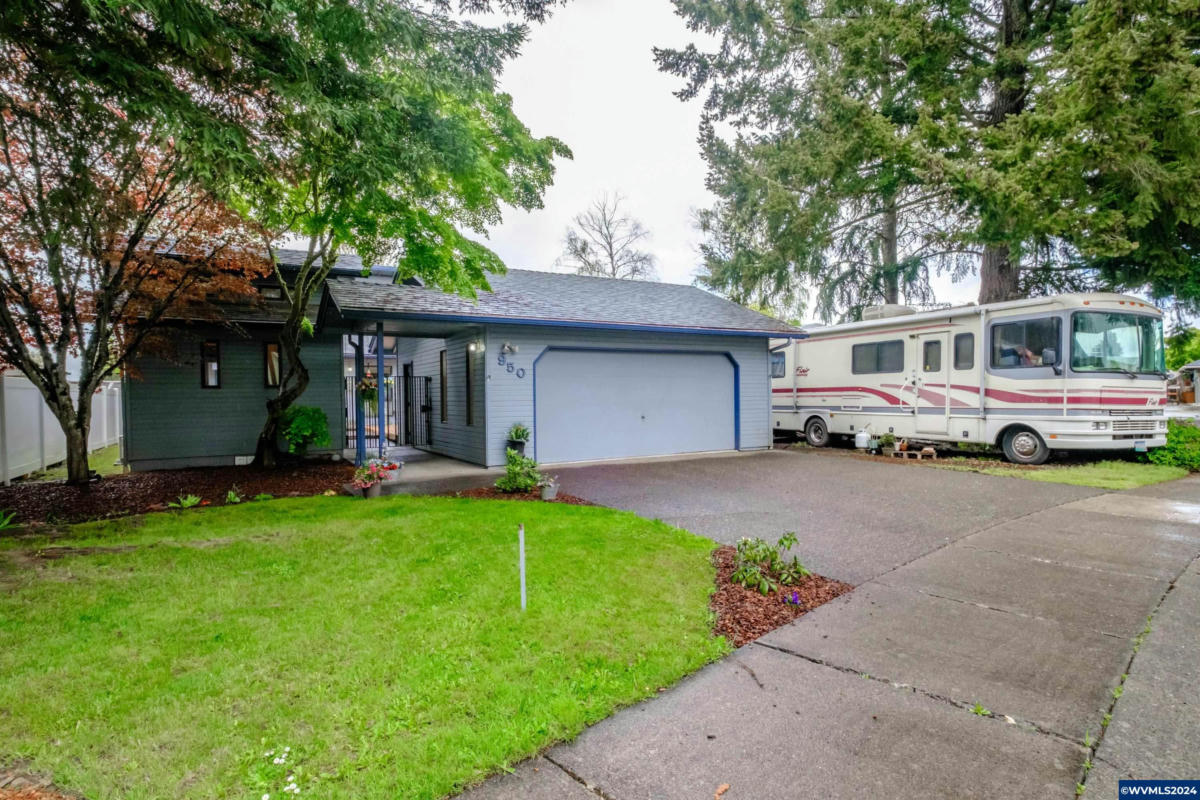 950 S 9TH ST, LEBANON, OR 97355, photo 1 of 42